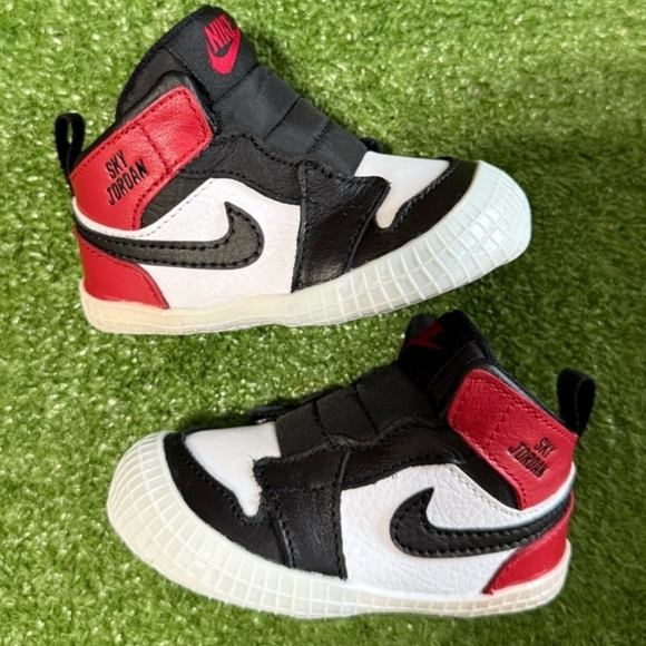 NEW! Nike Air Jordan 1 Retro High OG Black Toe Size 2C Reimagined Crib Bootie - Picture 1 of 10